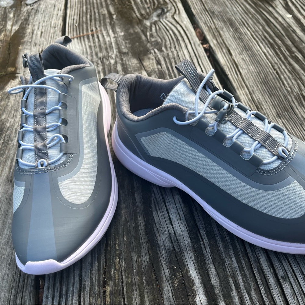 Vionic guinn sneakers!